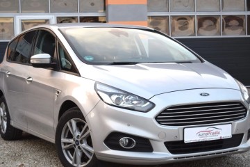 2.0 TDCi PowerShift Titanium Kamera Ledy Navi